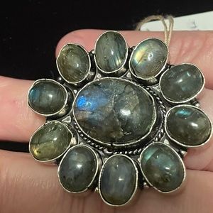 SALE TODAY !!Flower shaped labordorite/ Laborite ring. Size 6.5 925 silver